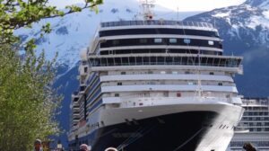Set sail with these insider Alaska cruise vacation tips