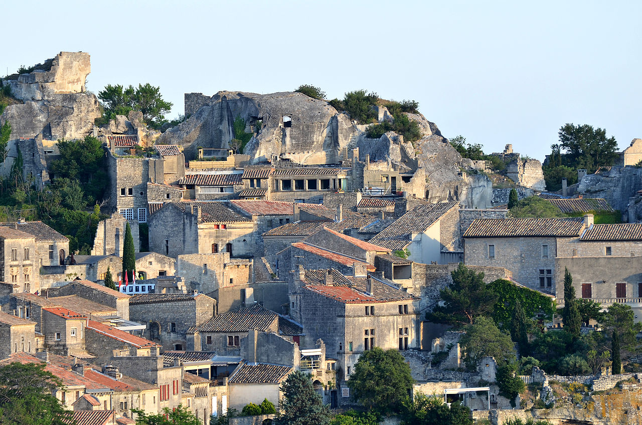 Les Baux de Provence by Bluebreezewiki CC 3.0