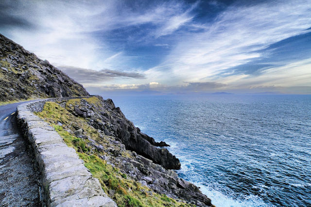 Driving the Ring of Kerry, Ireland / Image: Fáilte Ireland