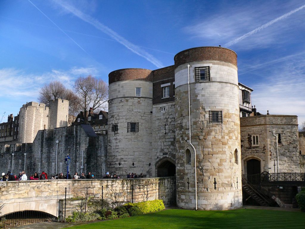 The Tower of London's main entrance / by Dynamosquito, CC BY-SA 2.0