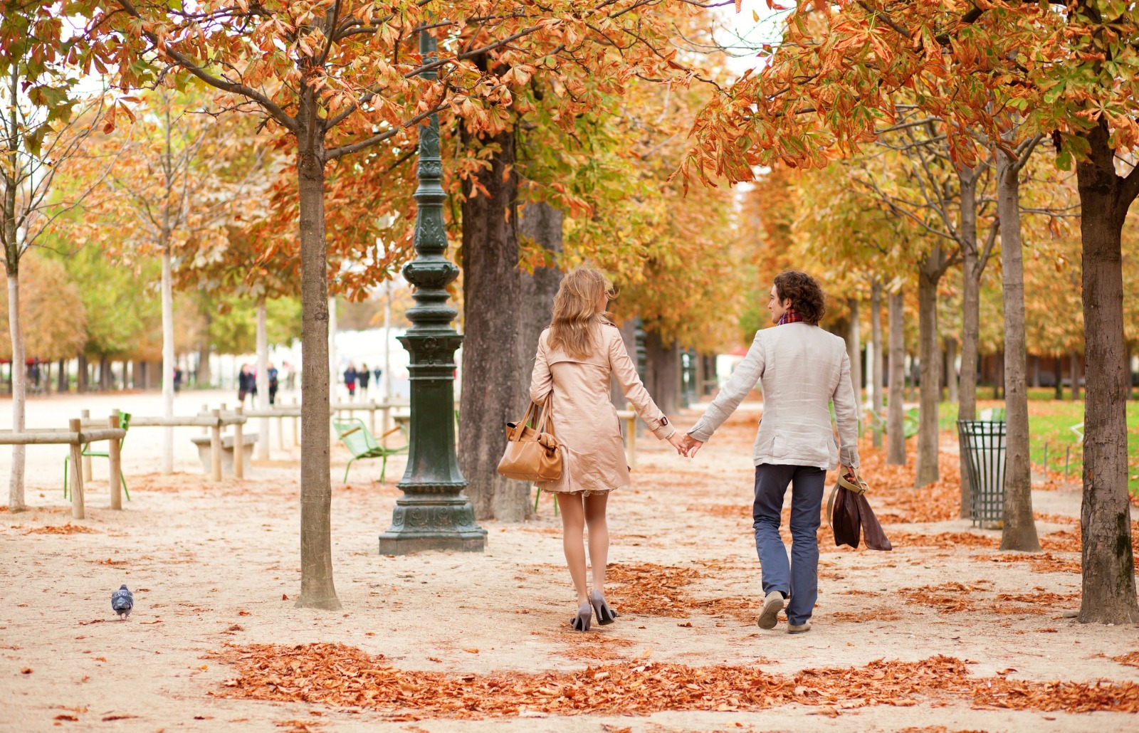 An Autumn date in Paris / Copyright: encrier