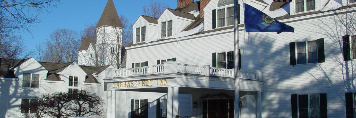 Harraseeket Inn, Freeport Maine on a snowy day